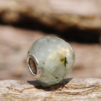 Preview: Trollbeads - Runder Prehnit, facettiert - WYSIWYG