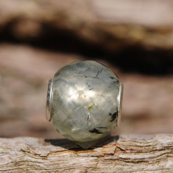 Preview: Trollbeads - Runder Prehnit, facettiert - WYSIWYG